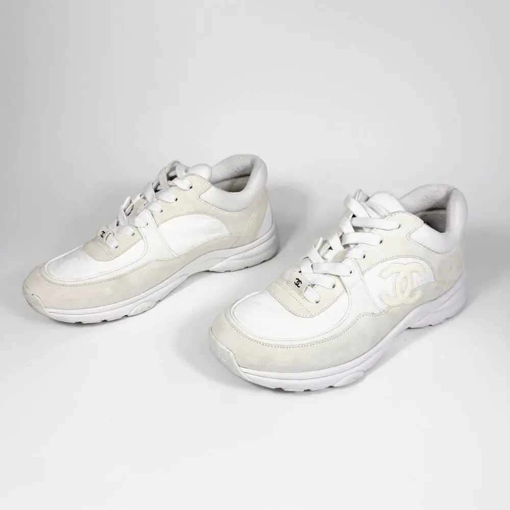 CHANEL color white